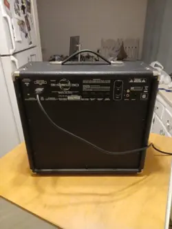 DIGITAL GUITAR AMPLIFIER