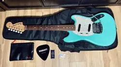 FENDER VINTERA 60S MUSTANG SEAFOAM GREEN