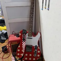 FENDER JAPAN LIMITED DISNEY MINNIE MOUSE GUITAR