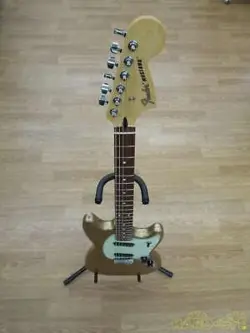 FENDER MUSTANG ELECTRIC GUITAR SEYMOUR DUNCAN PICKUPS 2022 MODEL