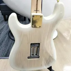 STRAT SEE-THROU STRATOCASTER