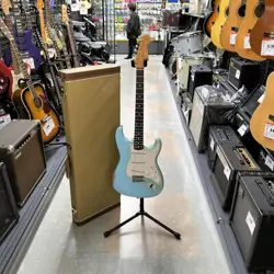 FENDER USA AMERICAN VINTAGE STRATCASTER MANY CUSTOM PARTS STRATOCASTER