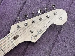 REISSUE STRATOCASTER NOS