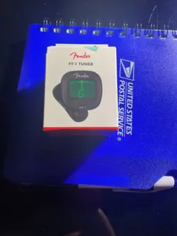 GUITAR TUNER FENDER,