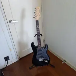 SQUIER BY FENDER AFFINITY