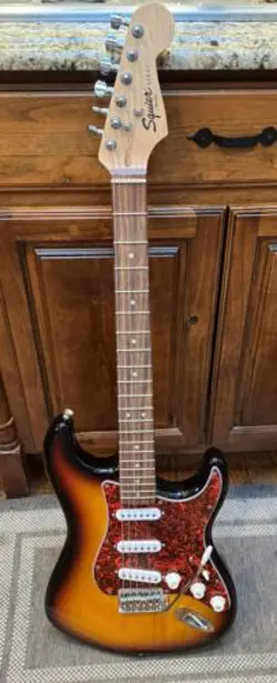 FENDER SQUIER STRAT STRATOCASTER SUNBURST ELECTRIC GUITAR BEAUTIFUL!