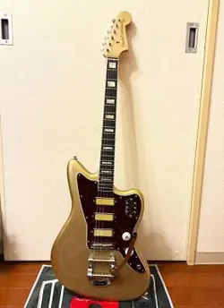 JAZZMASTER GOLD COLOR