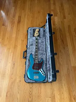 FENDER AMERICAN ELITE JAZZ BASS - OCEAN TURQUOISE