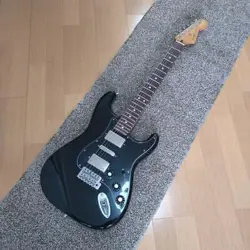 FENDER BLACK TOP STRAT CASTER ELECTRIC GUITAR _44289