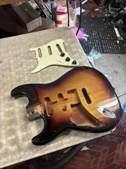 2000S ERA FENDER SQUIER STRATOCASTER BODY W/PICKGUARD LUTHIER SUNBURST LEFT HAND