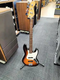FENDER USA JAZZ BASS GUITAR 1997 USED