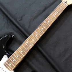 STRATOCASTER PF BLK