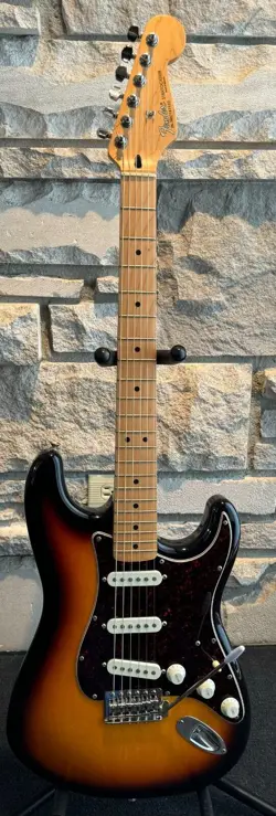 STRATOCASTER MIM BROWN