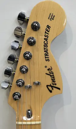 FENDER ST72 ELECTRIC GUITAR STRATOCASTER TYPE