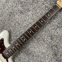 WHITE USED UNDISPLAYE