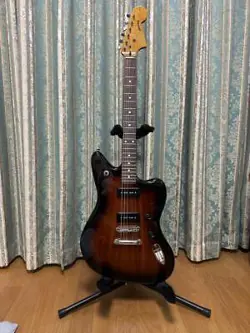 FENDER MODERN PLAYER JAGUAR