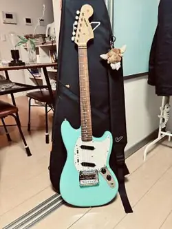 FENDER VINTERA MUSTANG SEAFOAM GREEN