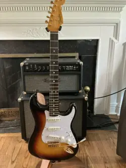 STRATOCASTER WITH THROBAK