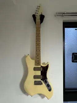 ELECTRIC GUITAR FENDER DAIKI TSUNETA SWINGER SIGNATURE MODEL YELLOW