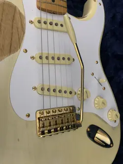 KAYE STRAT NECK