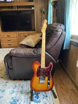 FENDER GUITAR TELECASTER