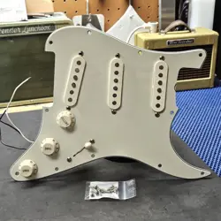 1999 FENDER VINTAGE 60S STRAT GUITAR LOADED PICKGUARD MINT GREEN '62 PRE VINTERA