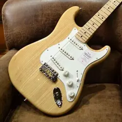 FENDER JAPAN TRADITIONAL 70S STRATOCASTER   NATURAL 3.70KG