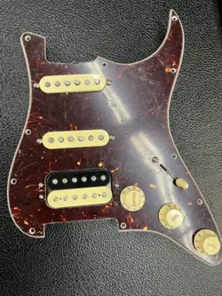 FENDER STRATOCASTER LOADED PICKGUARD
