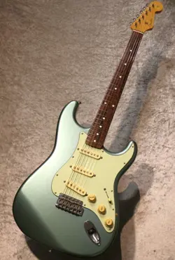 ST62-TX STRATOCASTER ICE
