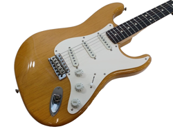 [FENDER JAPAN] STRATOCASTER 1980'S ELECTRIC GUITAR MADE IN JAPAN WITH SOFTCASE