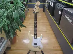 FENDER USA STRATOCASTER GUITAR SAFE DELIVERY FROM JAPAN