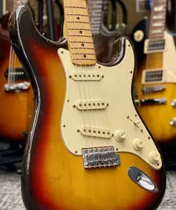 1975 STRATOCASTER USED