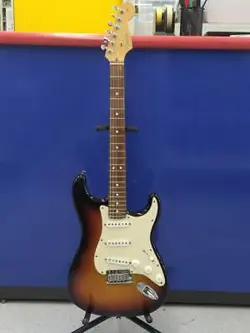 FENDER USA STRATOCASTER STANDARD  ELECTRIC GUITAR EXCELLENT CONDITION