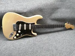 FENDER USA STRATOCASTER  ELECTRIC GUITAR EXCELLENT CONDITION