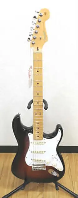 FENDER AM STD STRATOCASTER  ELECTRIC GUITAR EXCELLENT CONDITION