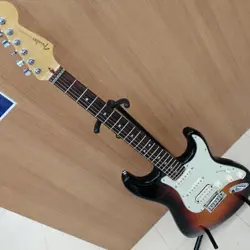 FENDER USA AM DX ST N3 HSS STRATOCASTER ELECTRIC GUITAR EXCELLENT CONDITION