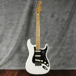 FENDER MEXICO / PLAYER II STRATOCASTER MAPLE FINGERBOARD POLAR WHITE