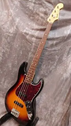FENDER MIJ TRADITIONAL 60S JAZZ BASS