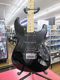 FENDER JAPAN ST-456  STRATOCASTER ELECTRIC GUITAR EXCELLENT CONDITION