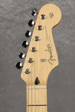 FENDER MADE IN JAPAN JUNIOR COLLECTION STRATOCASTER SATIN SHELL PINK