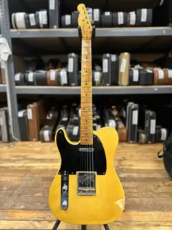 1952 AVRI FENDER