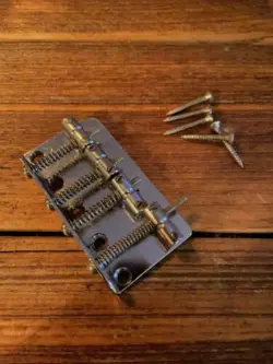 VINTAGE FENDER BASS BRIDGE 70S JAZZ, PRECISION ORIGINAL SCREWS LONG G