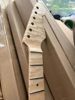 21 FRET TIGER FLAME MAPLE GUITAR NECK PEARL DOT INLAY FOR FENDER ST STRAT PART