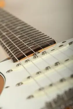 FENDER NEW AMERICAN VINTAGE 65 STRATOCASTER 3-COLOR SUNBURST 2012