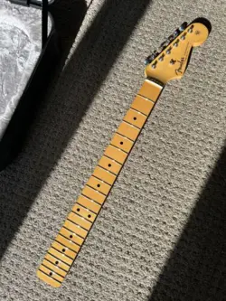 FENDER CUSTOM SHOP MAPLE NECK WITH TUNERS