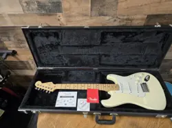 2013 FENDER STRATOCASTER AMERICAN STANDARD OLYMPIC WHITE WITH OHSC