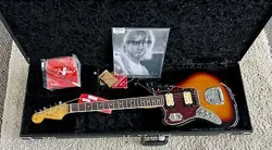 FENDER KURT COBAIN JAGUAR LEFT-HANDED, ROSEWOOD FINGERBOARD, 3-COLOR SUNBURST