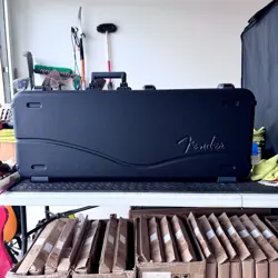 FENDER DELUXE MOLDED TSA STRAT/TELE CASE MINT DC244