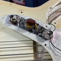 FENDER 1970 MUSICMASTER BASS WHITE FINEST GUITARS SAFE DELIVERY FROM JAPAN