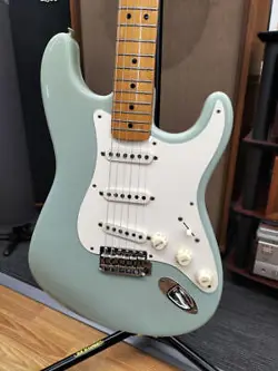 REISSUE STRATOCAST USED